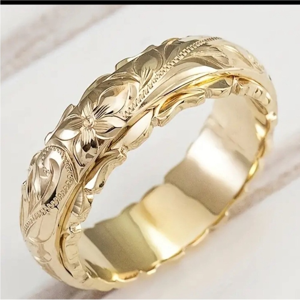 Gold floral embossed band ring Sz 8